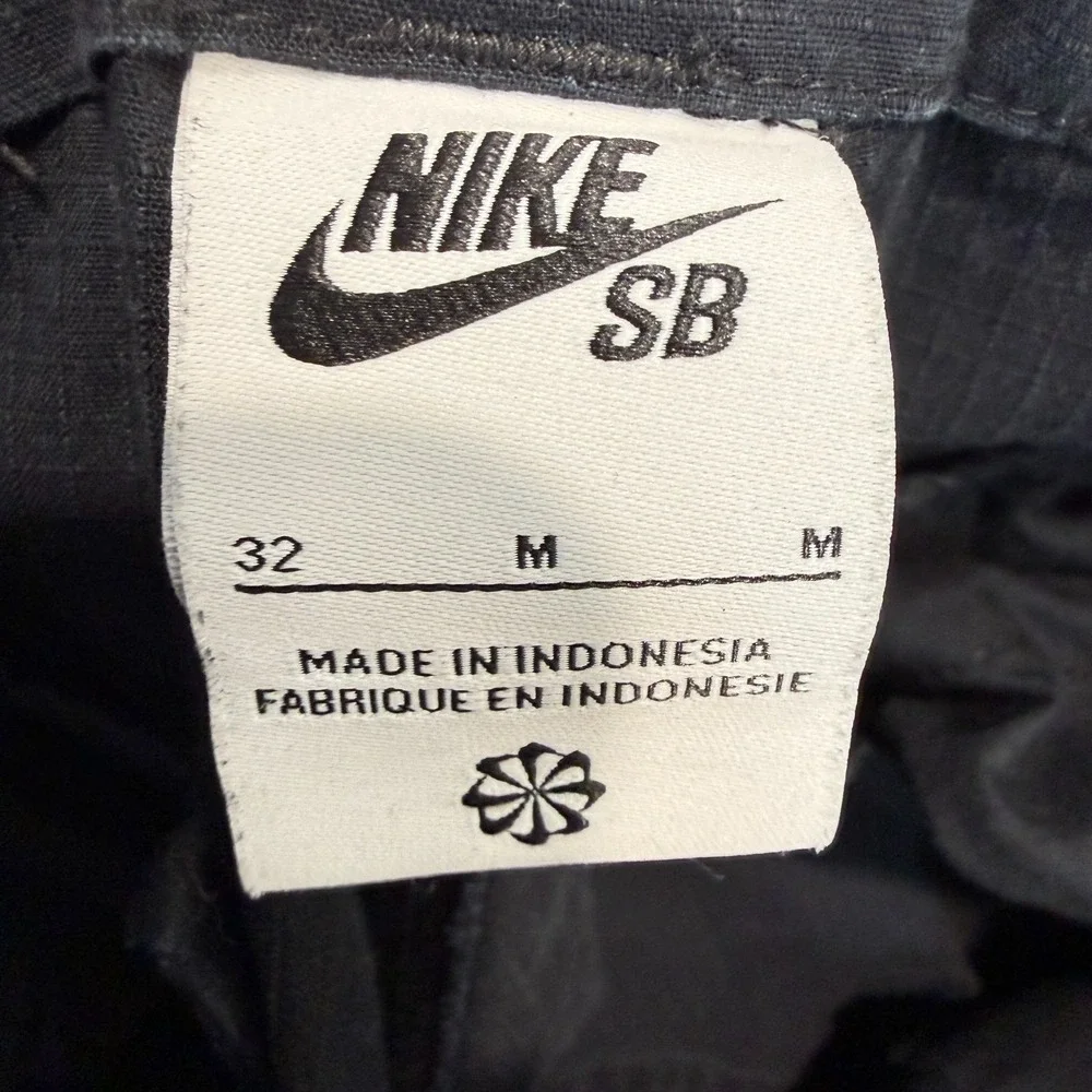 Nike SB Skateboards Ripstop Cargo‎ Pants Mens 32 Black Skater cv4699-010